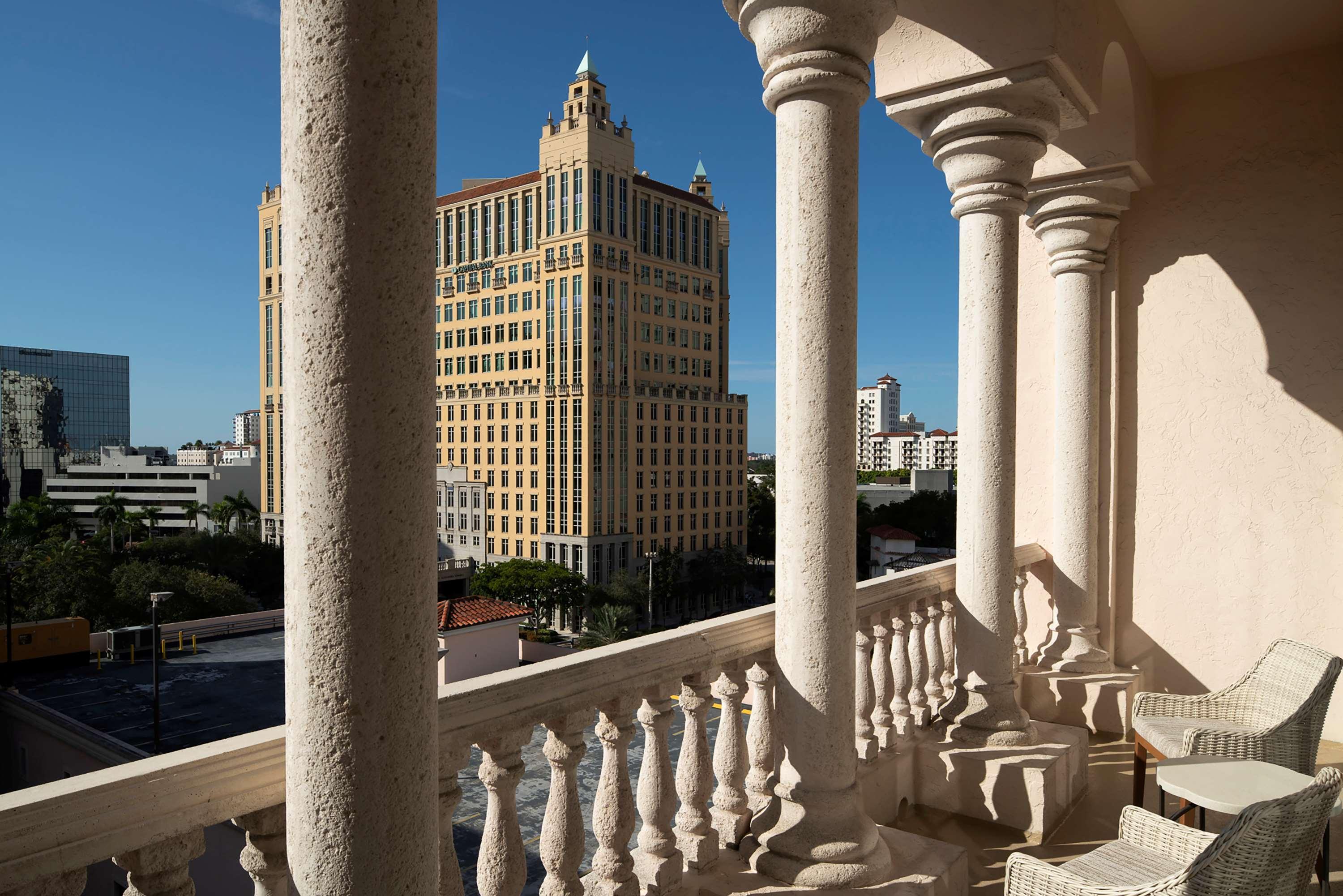 Отель Hyatt Regency Coral Gables In Miami Экстерьер фото